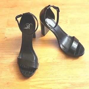 Dollhouse heeled sandal. Great condition!